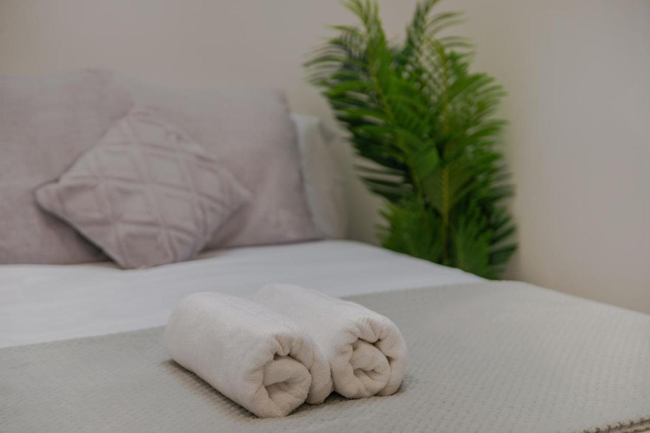 Stylish Two Bedroom Apartment By Central London With Garden Εξωτερικό φωτογραφία