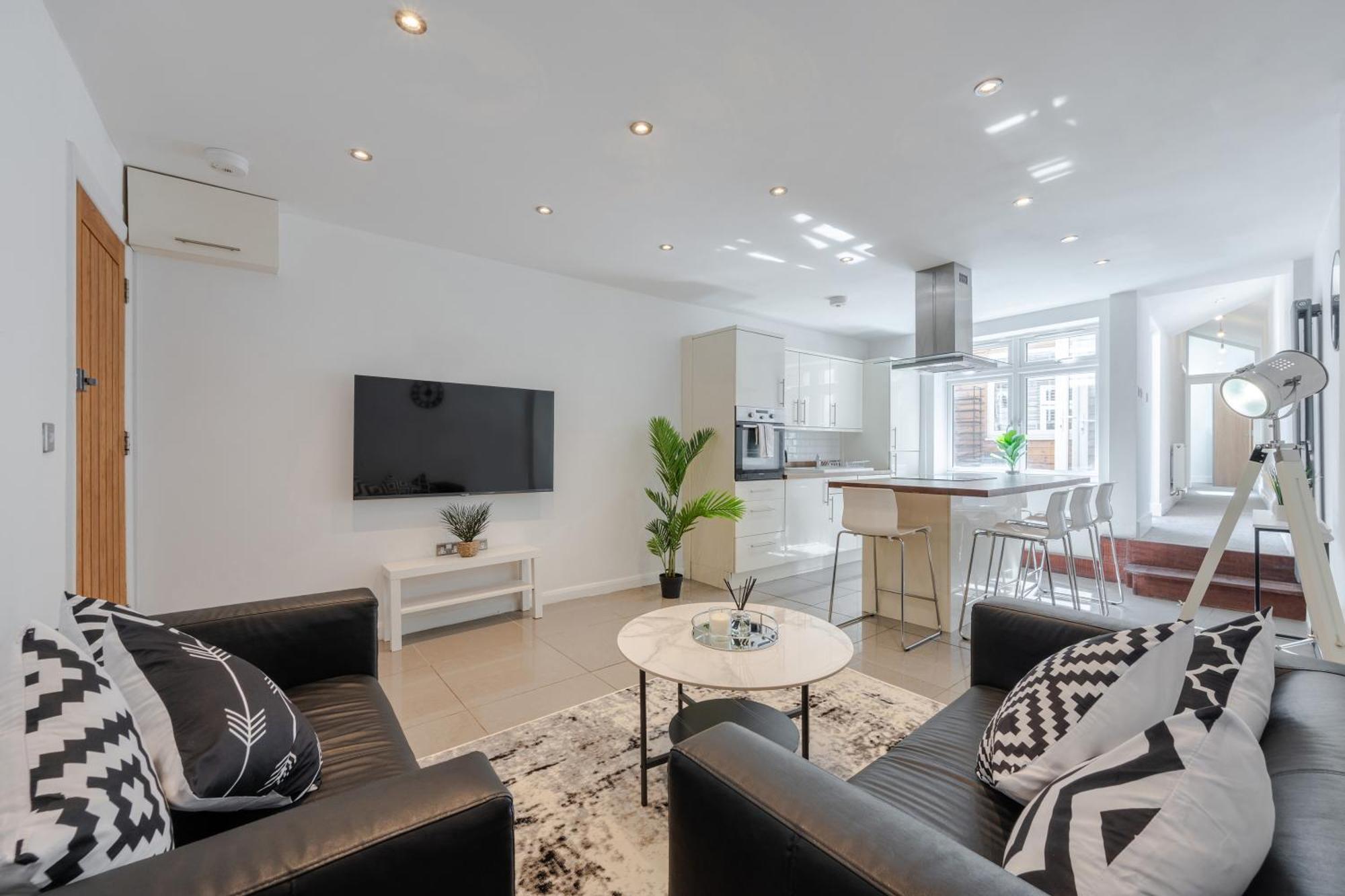 Stylish Two Bedroom Apartment By Central London With Garden Εξωτερικό φωτογραφία