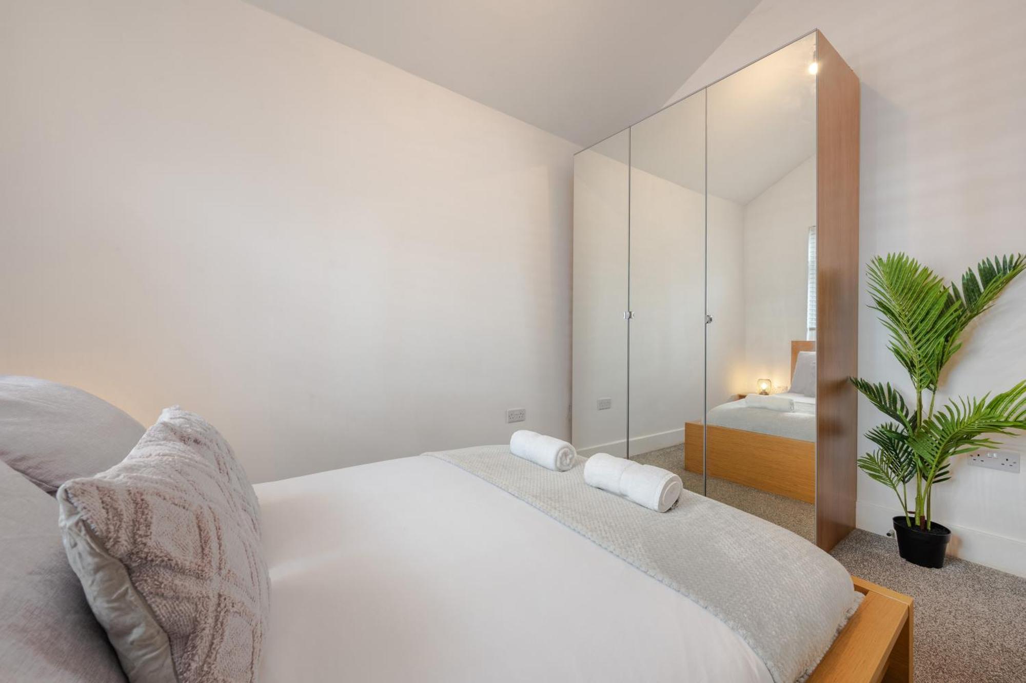 Stylish Two Bedroom Apartment By Central London With Garden Εξωτερικό φωτογραφία