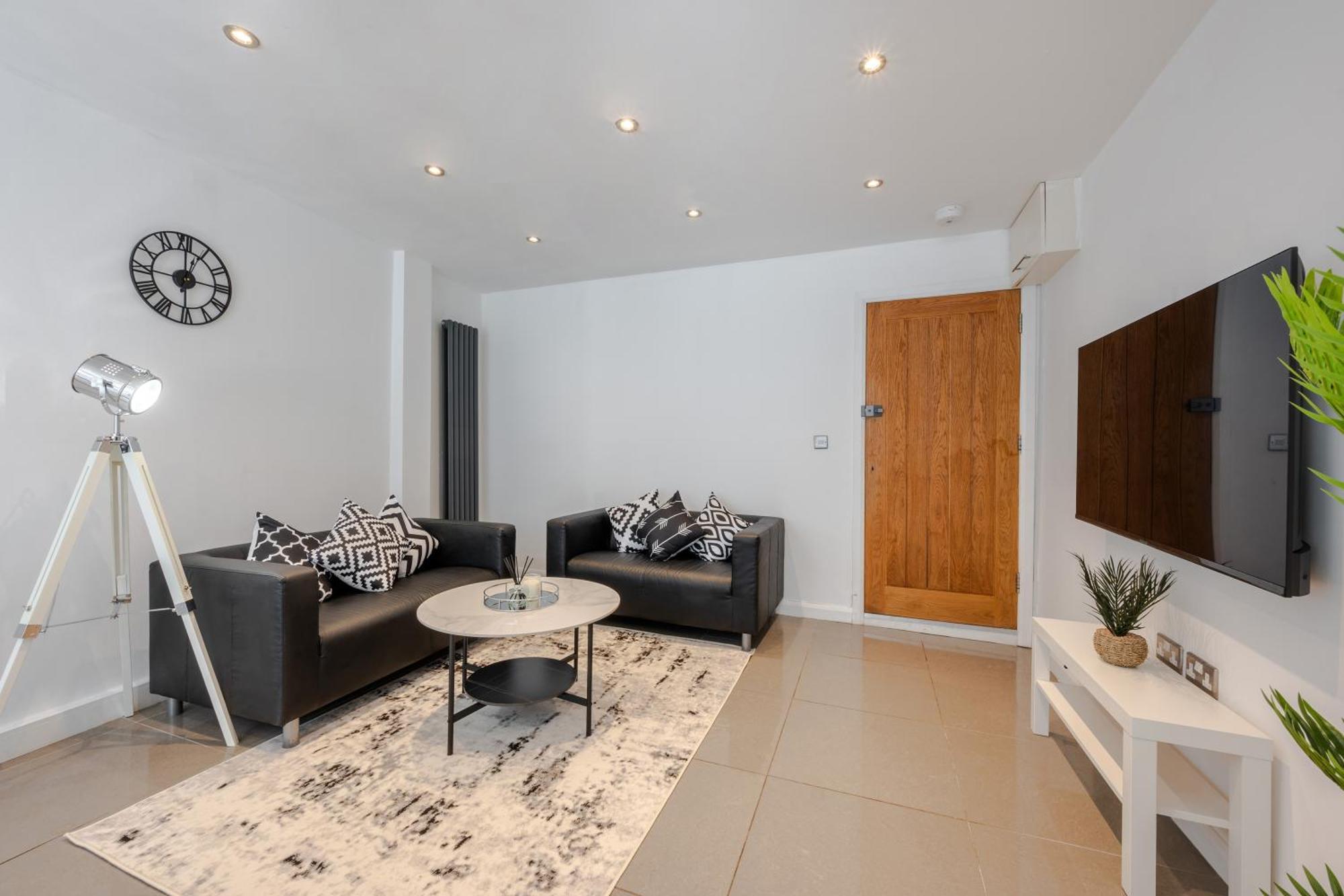 Stylish Two Bedroom Apartment By Central London With Garden Εξωτερικό φωτογραφία
