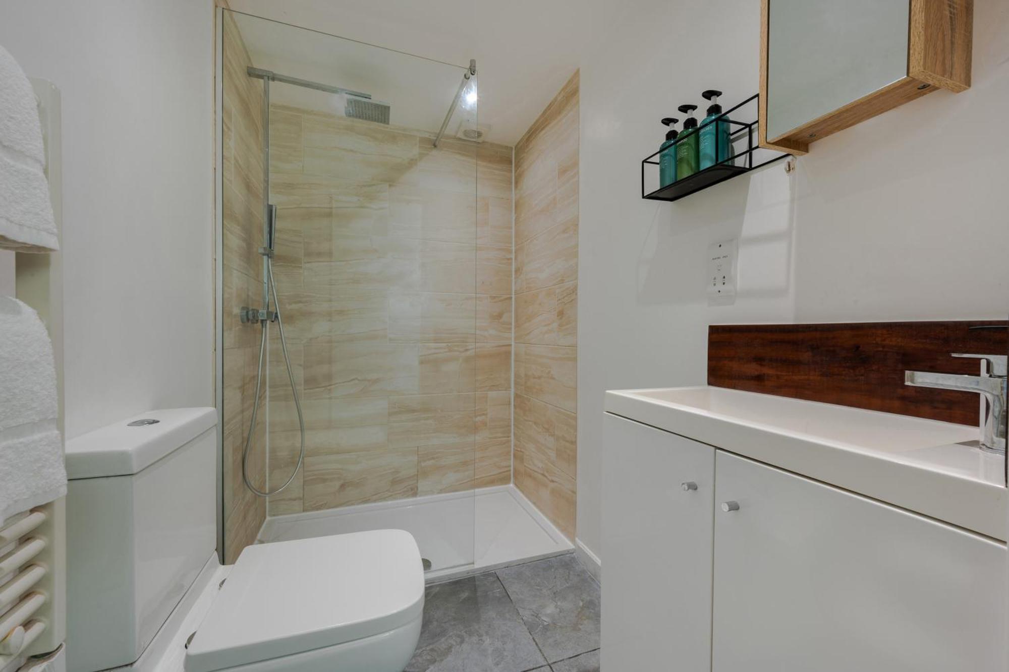 Stylish Two Bedroom Apartment By Central London With Garden Εξωτερικό φωτογραφία